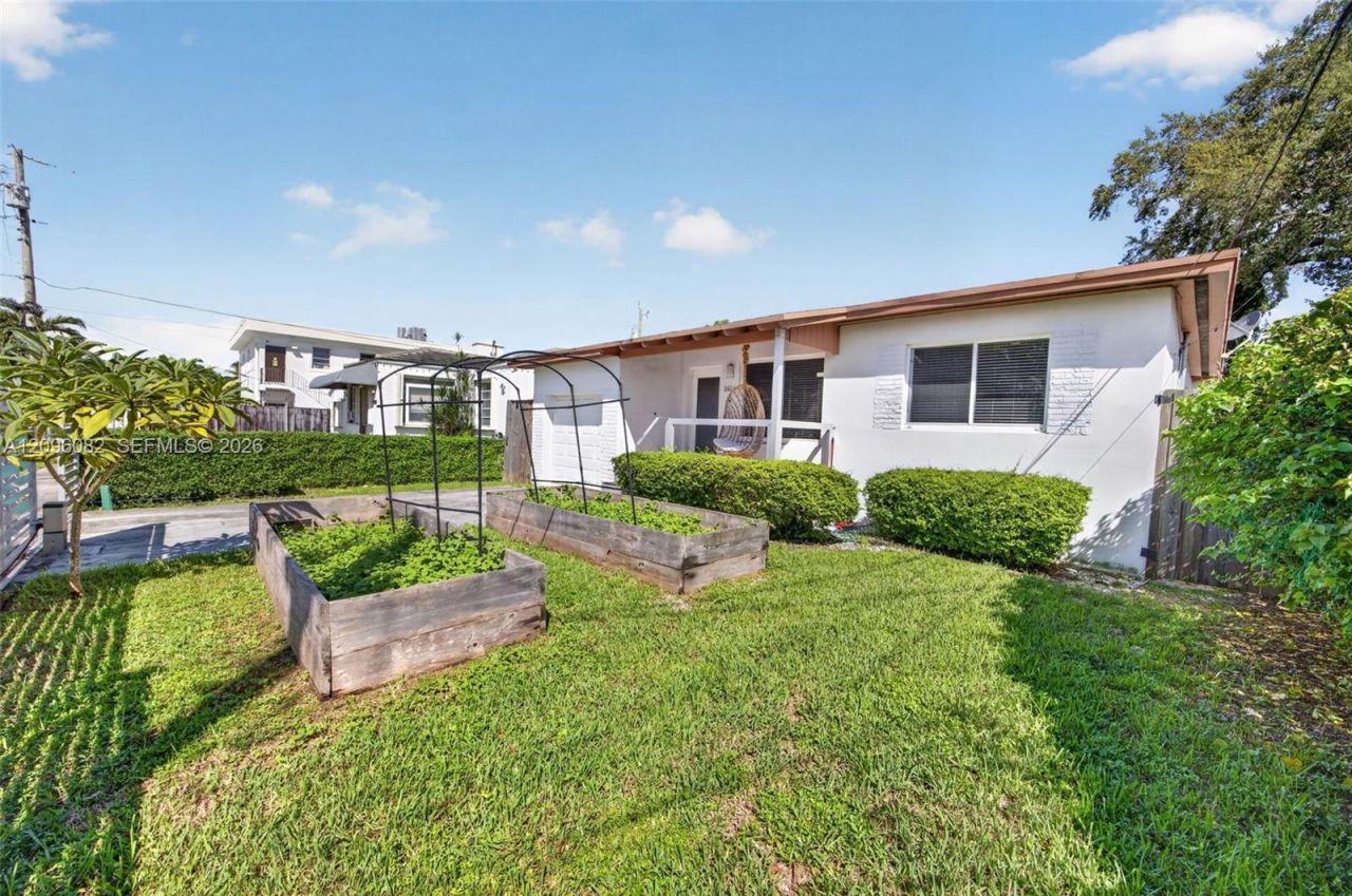 2611 SW 19th Ter , Miami, FL 33145 Photo