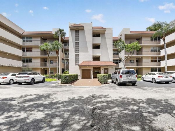 1931 Sabal Palm Dr , Unit 203, Davie, FL 33324