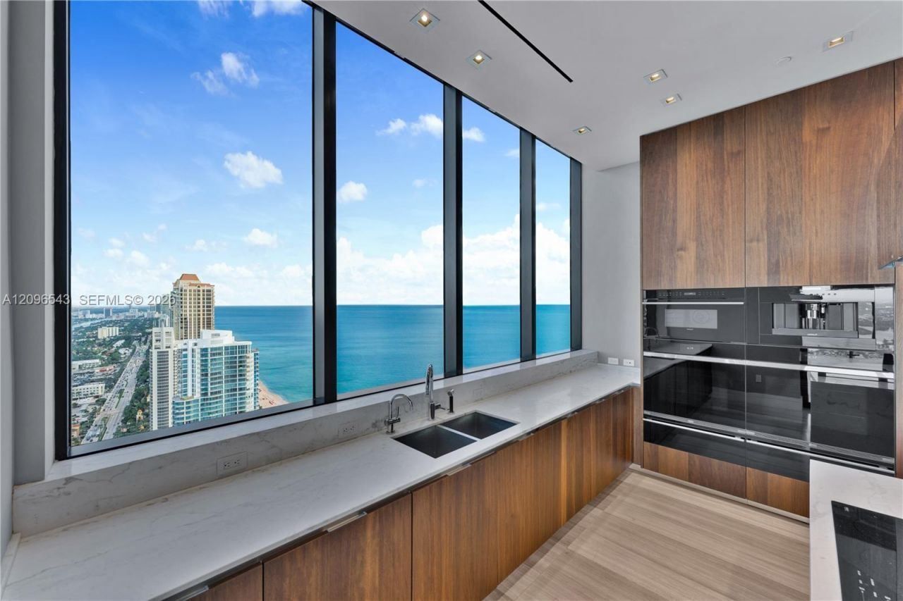 17141 Collins Ave , Unit 4202, Sunny Isles Beach, FL 33160 Photo