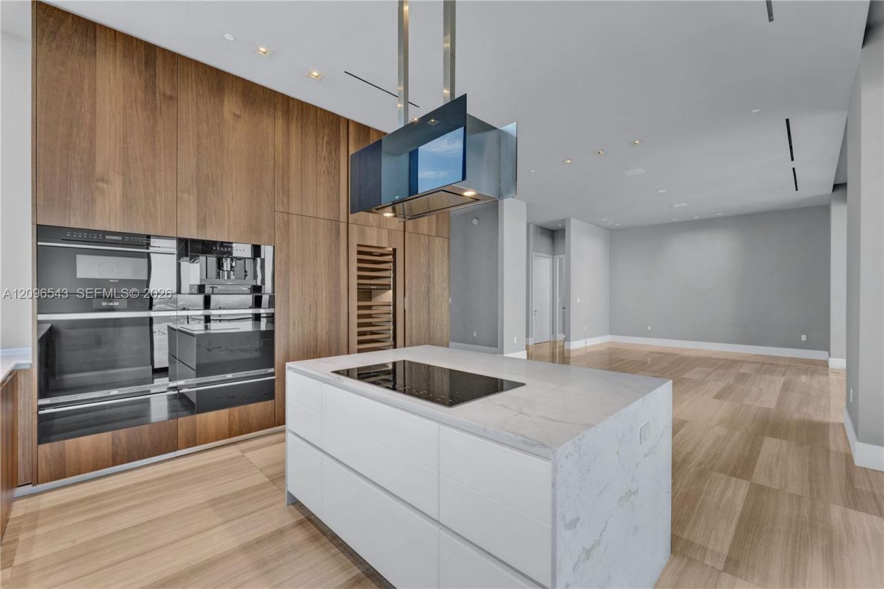 17141 Collins Ave , Unit 4202, Sunny Isles Beach, FL 33160 Photo
