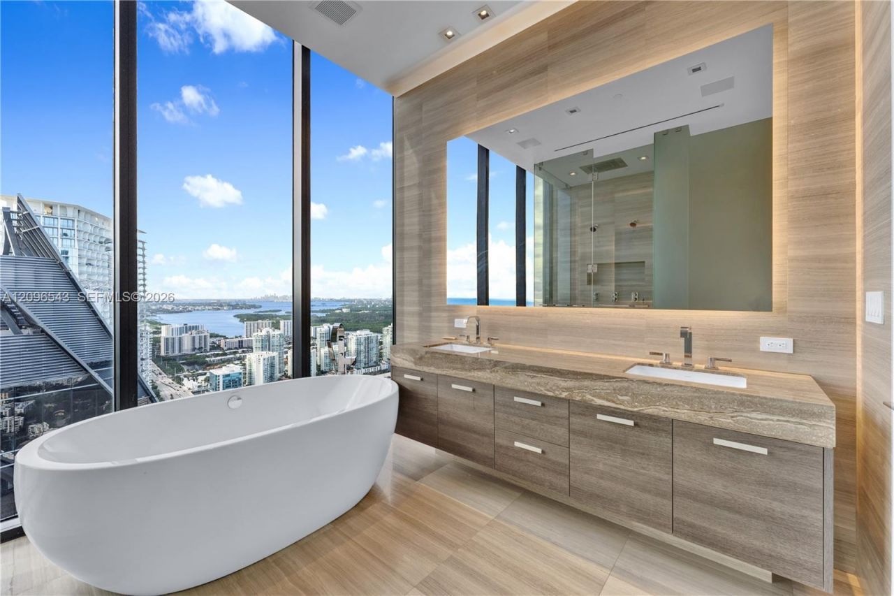 17141 Collins Ave , Unit 4202, Sunny Isles Beach, FL 33160 Photo