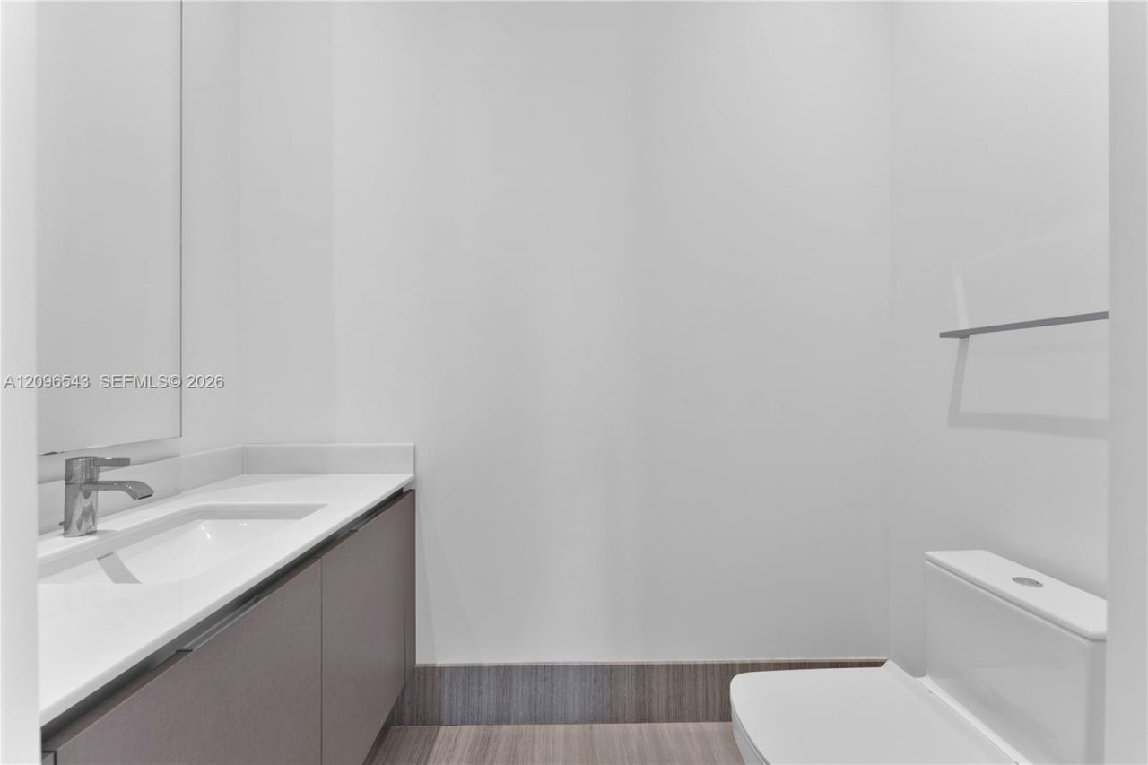 17141 Collins Ave , Unit 4202, Sunny Isles Beach, FL 33160 Photo