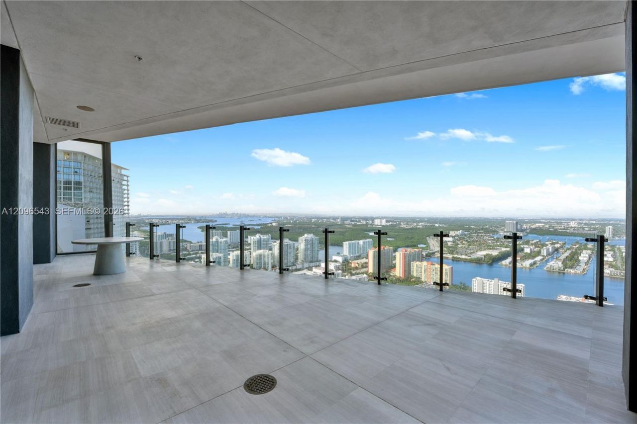 17141 Collins Ave , Unit 4202, Sunny Isles Beach, FL 33160 Photo