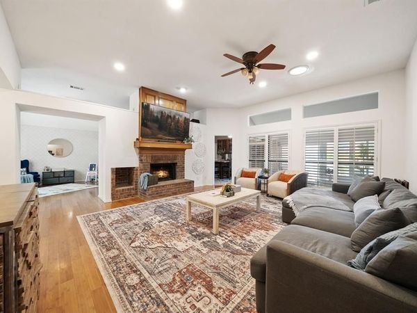 1633 Crosshaven Drive, Lewisville, TX 75077