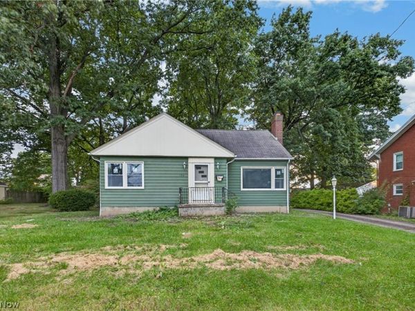 132 S Main Street , Austintown, OH 44515