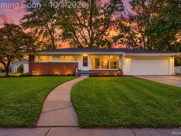 32965 Cloverdale Avenue N, Farmington, Mi 48336