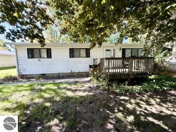 510 Mill Street S, St Louis, MI 48880