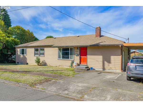 1030 MYRTLE CREST LN, Myrtle Point, OR 97458