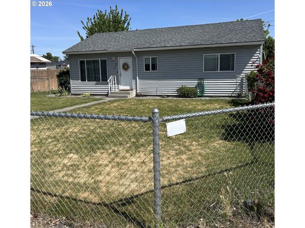306 YAKIMA ST, Umatilla, OR 97882