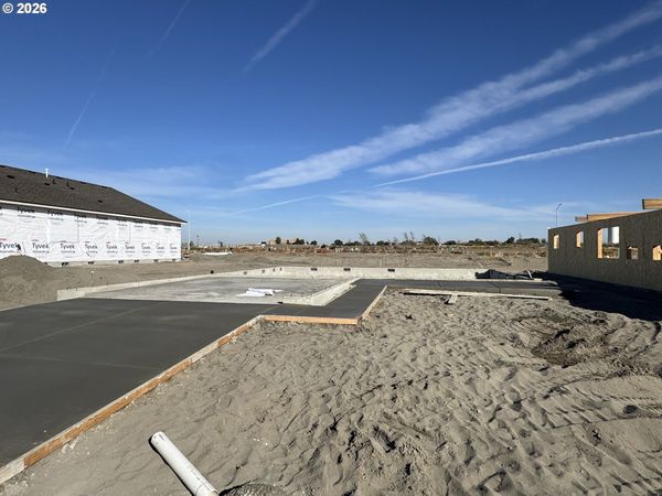 925 E Maple Brook AVE, Hermiston, OR 97838