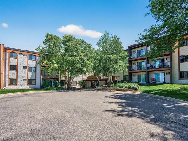 401 E Burnsville Parkway, Unit 124, Burnsville, MN 55337