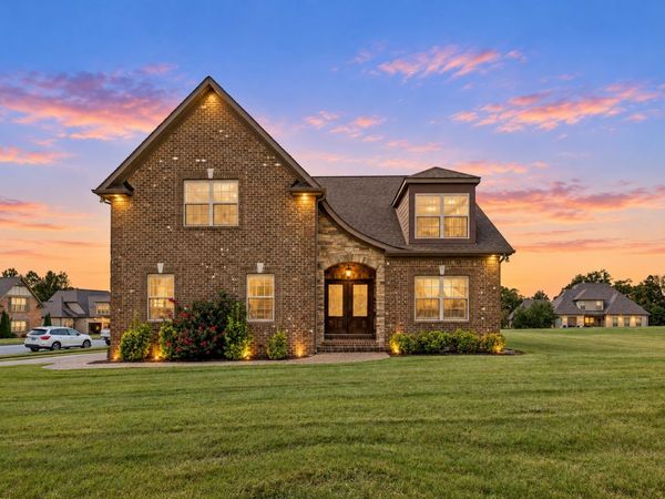 2731 Jasmine St, Lebanon, TN 37087