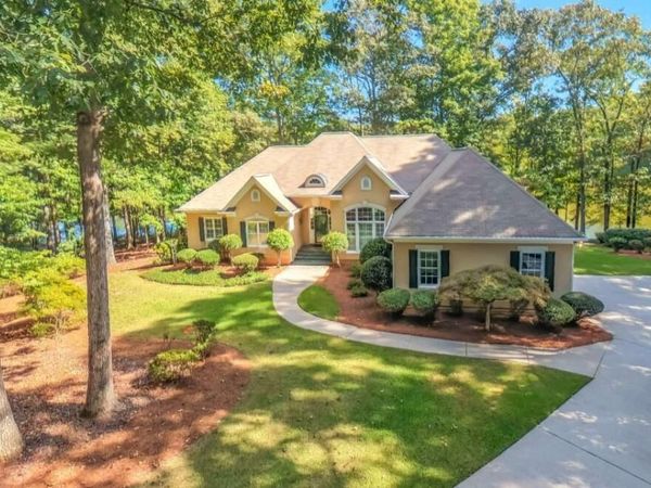 320 Laurel Lakes Drive, Carrollton, GA 30116