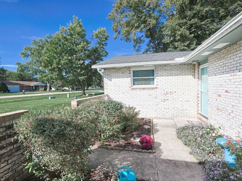 885 W Michaels Road, Tipp City, OH 45371 Photo 4