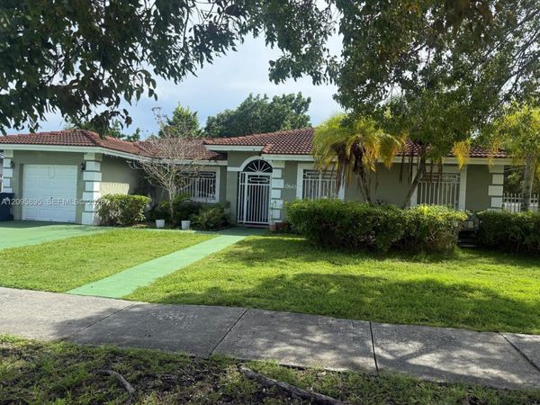 12642 SW 221st St , Miami, FL 33170