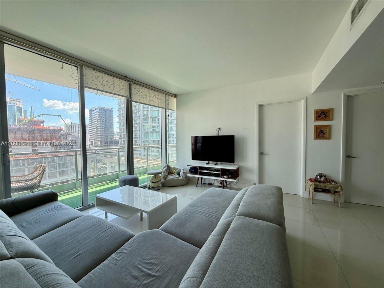 92 SW 3rd St, Unit 1104, Miami, FL 33130 Photo