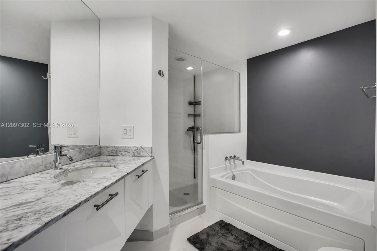 55 SE 6th St, Unit 3701, Miami, FL 33131 Photo