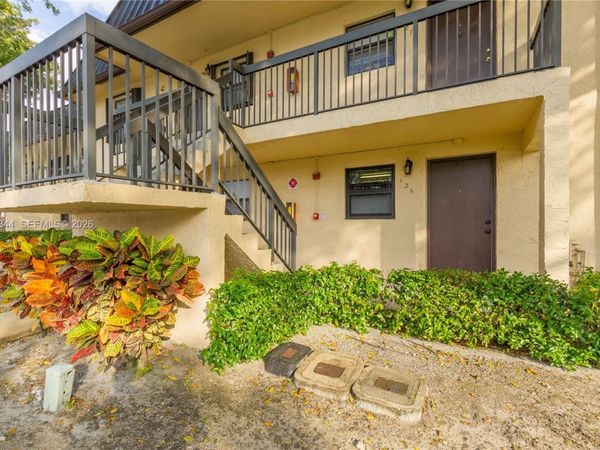 125 NW 93rd Ave, Unit 125, Pembroke Pines, FL 33024