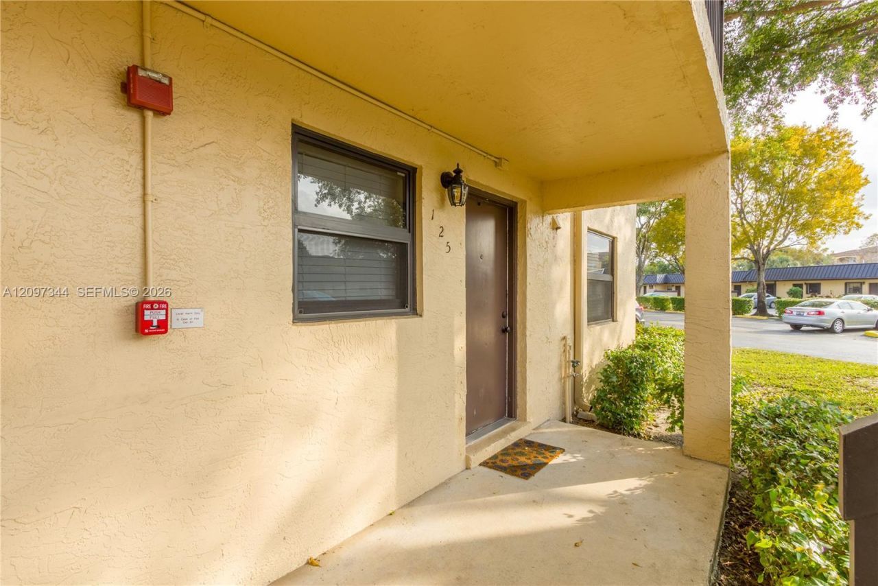 125 NW 93rd Ave, Unit 125, Pembroke Pines, FL 33024 Photo