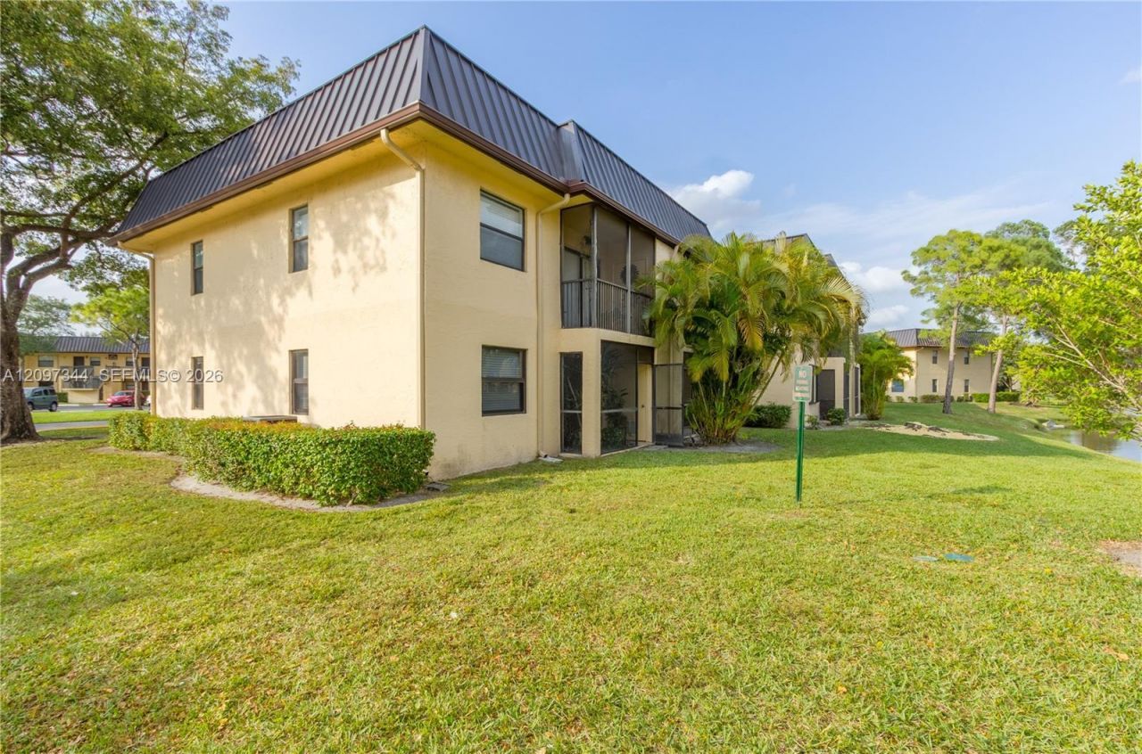 125 NW 93rd Ave, Unit 125, Pembroke Pines, FL 33024 Photo