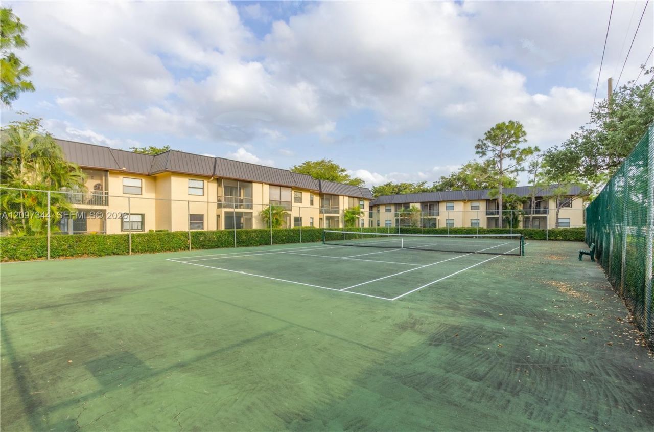 125 NW 93rd Ave, Unit 125, Pembroke Pines, FL 33024 Photo
