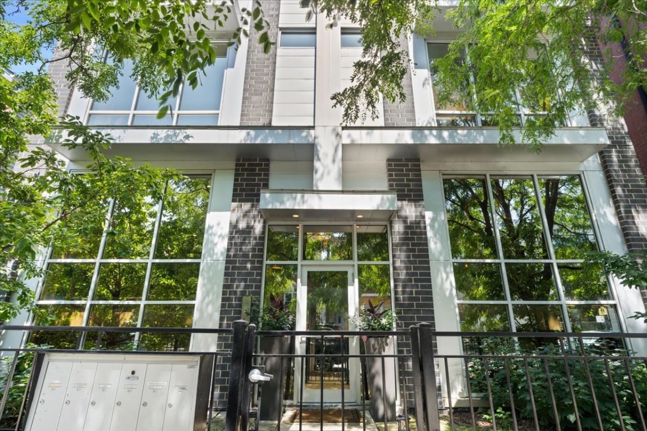1918 W Armitage Avenue, Unit 1A, Chicago, IL 60622 Main Photo