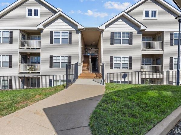 422 Bramblett Hills, O'Fallon, MO 63366