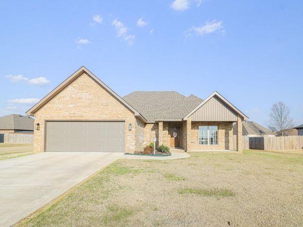 302 Hollis Street, Bono, AR 72416