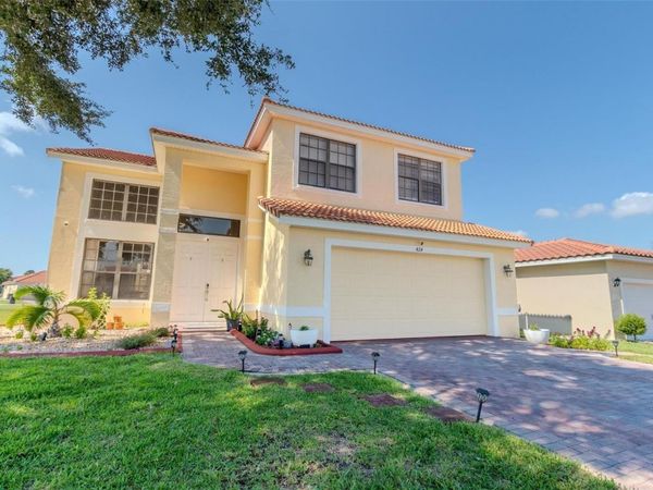 424 CINNAMON DRIVE , POINCIANA, FL 34759
