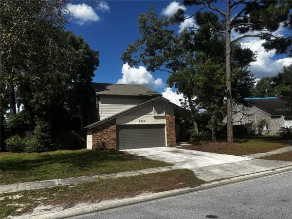 2824 CHARMONT DRIVE , APOPKA, FL 32703