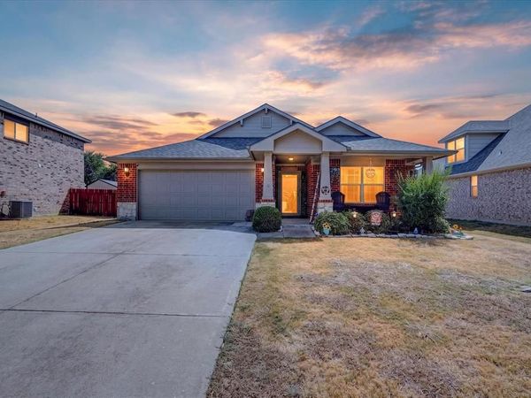 521 Leatherman Drive, Saginaw, TX 76179