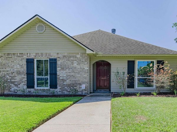 1007 E Northwood St, Gonzales, LA 70737