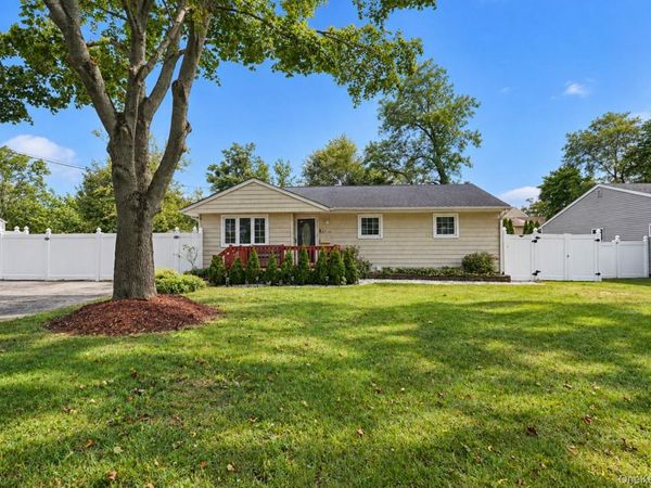 2712 Connecticut Avenue , Medford, NY 11763