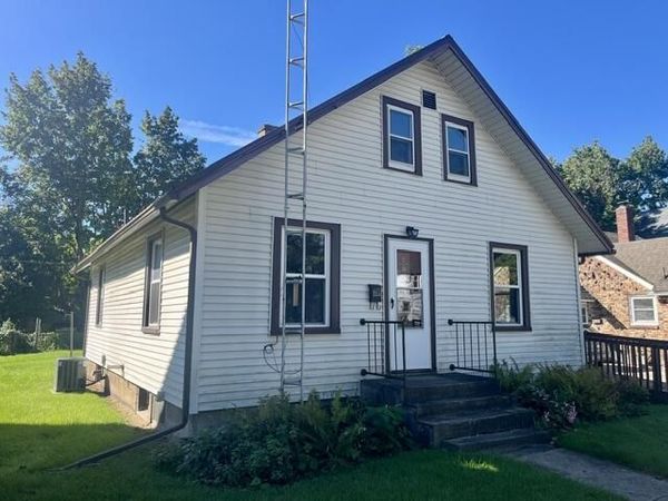 306 North Street , La Porte, IN 46350