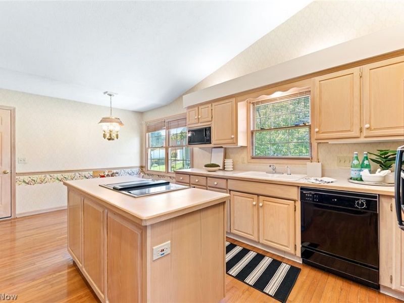 3740 Greenock Drive, Green, OH 44685 Photo 10