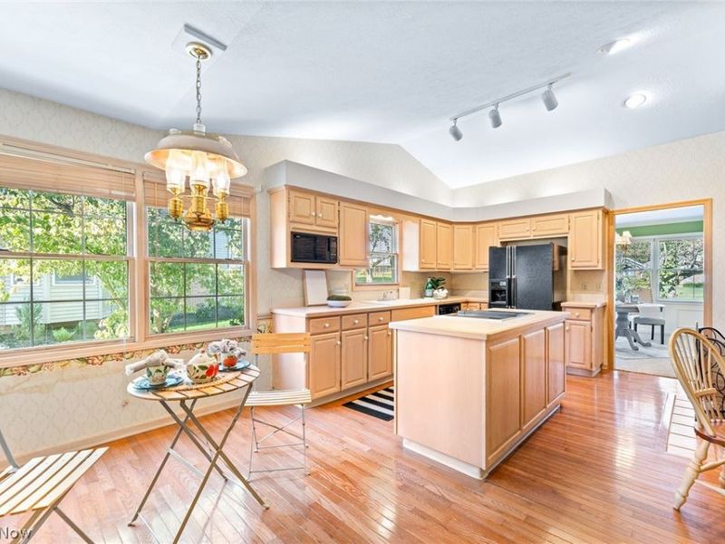 3740 Greenock Drive, Green, OH 44685 Photo 8