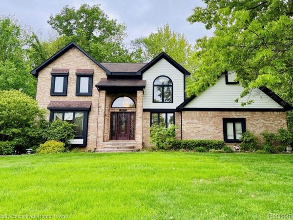 5997 Christina Drive, West Bloomfield Township, Mi 48324