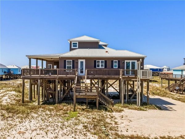 103 Raphael Semmes Street , Dauphin Island, AL 36528