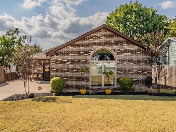 129 Morris Street, DeSoto, TX 75115