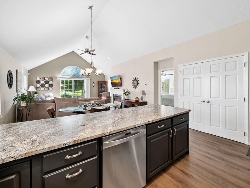 6972 Greensview Village Drive, Canal Winchester, OH 43110 Photo 12