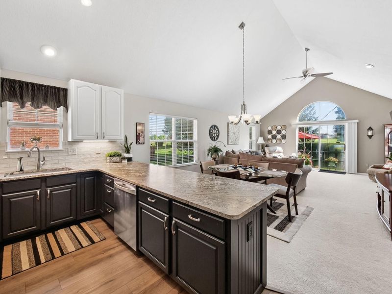 6972 Greensview Village Drive, Canal Winchester, OH 43110 Photo 6