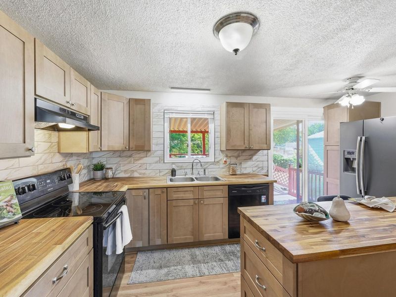 3318 Noe Bixby Road, Columbus, OH 43232 Photo 8