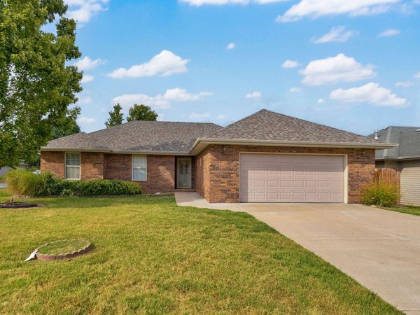 981 W Jake Flood Circle , Nixa, MO 65714