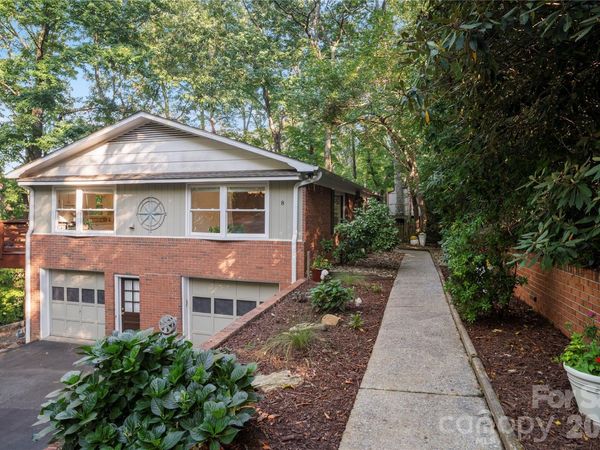 8 Galax Lane, Hendersonville, NC 28791