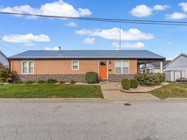 403 S Moore Street , Waterloo, IL 62298