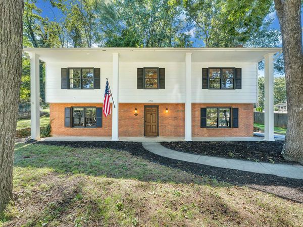 2750 White Pelican LN , Roanoke, VA 24018