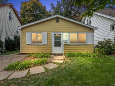 215 Edgewood Place, Ferndale, Mi 48220