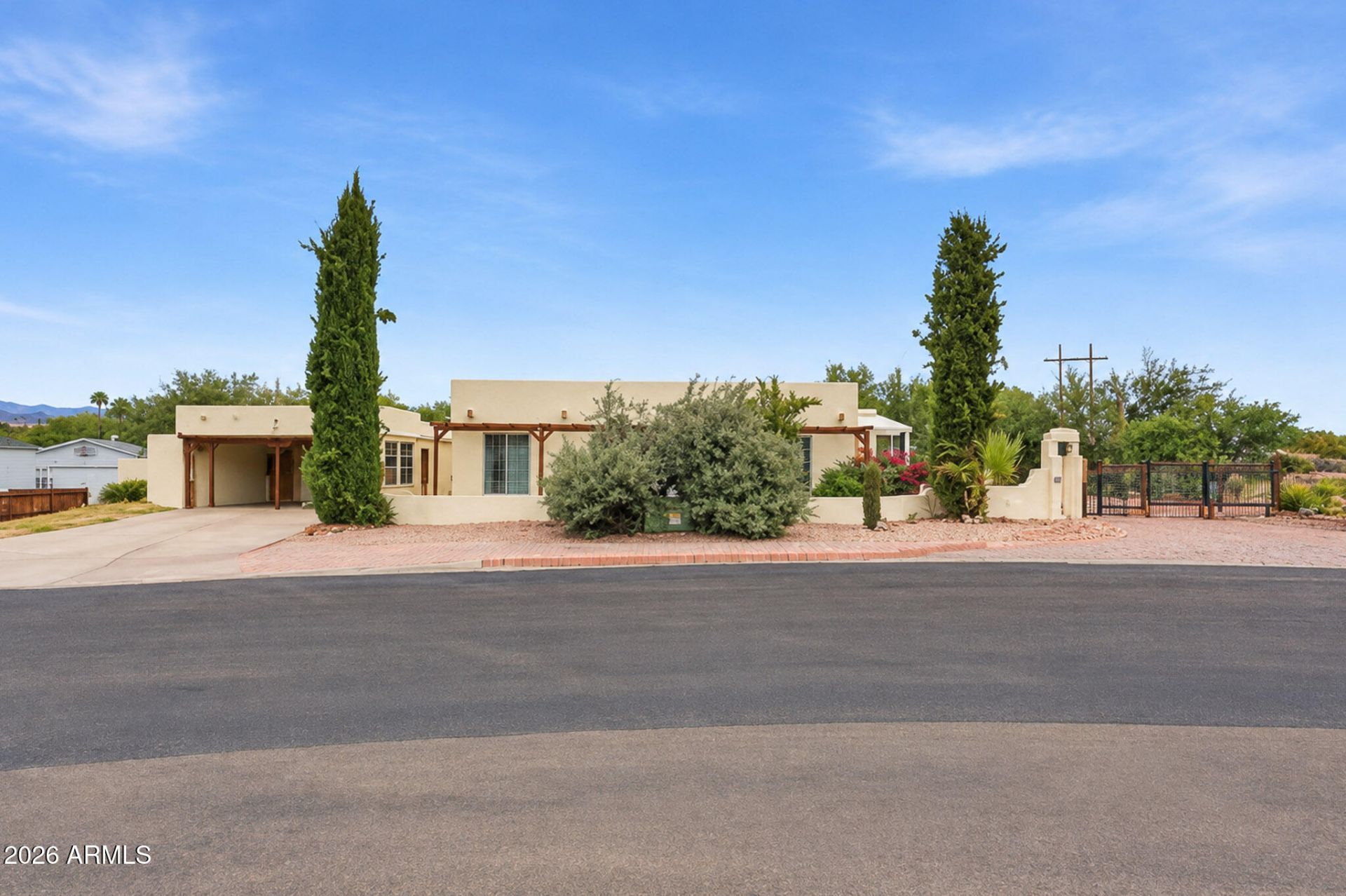 323 S PIEDRA NEGRA Drive, Queen Valley, AZ 85118