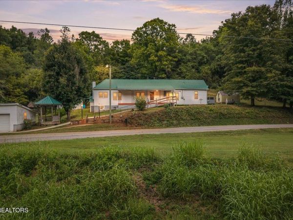 1352 Wilson Station Rd, Englewood, TN 37329