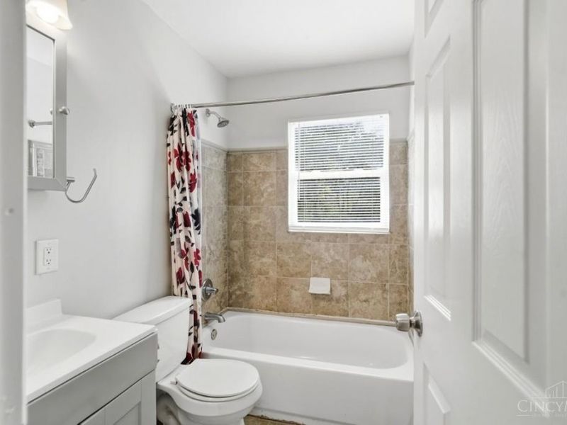 9520 Crestbrook Drive, Springfield Township, OH 45231 Photo 25